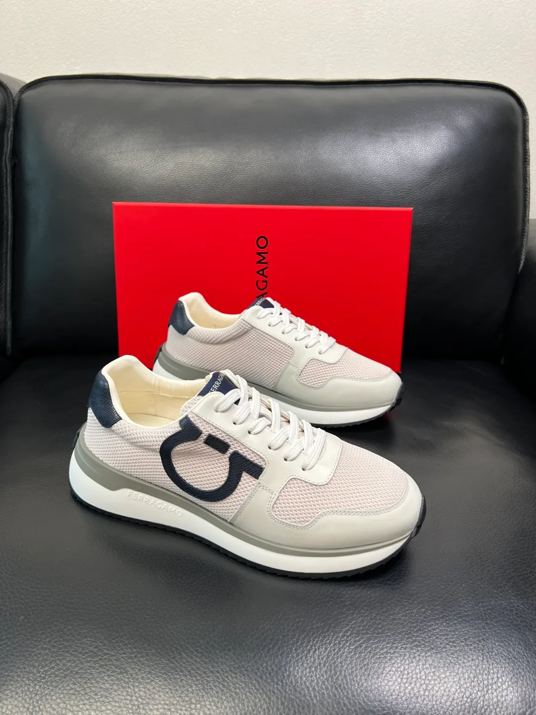 Men's shoes 💰820 Ferragamo High-quality top craftsmanship Ferragamo counters sell original factory configuration, imported original cowhide from Italy, imported water-dyed cow lining, soles: original factory special original soles are super comfortable, original factory and single goods, welcome to compare at the same time at the counter, code number 38-44 (customized 45 46)
